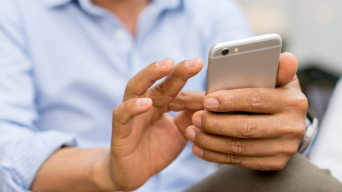 Ministerstvo práce upozorňuje verejnosť na falošné SMS správy zaslané v jeho mene