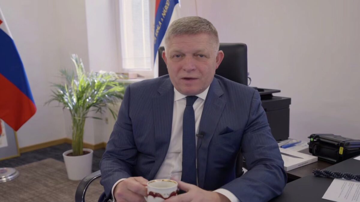 Robert Fico: Tak toto si pozrite, od rána sa chytám za brucho.