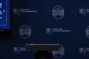 TK predsedu vlády SR Roberta Fica na tému: Ústavná hrádza proti progresivizmu