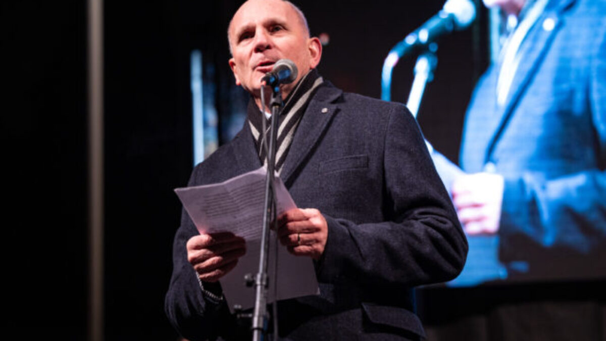 Ficova iniciatíva o zakotvení dvoch pohlaví do ústavy je len ďalšou jeho hrou, tvrdí poslanec Mikloško – VIDEO