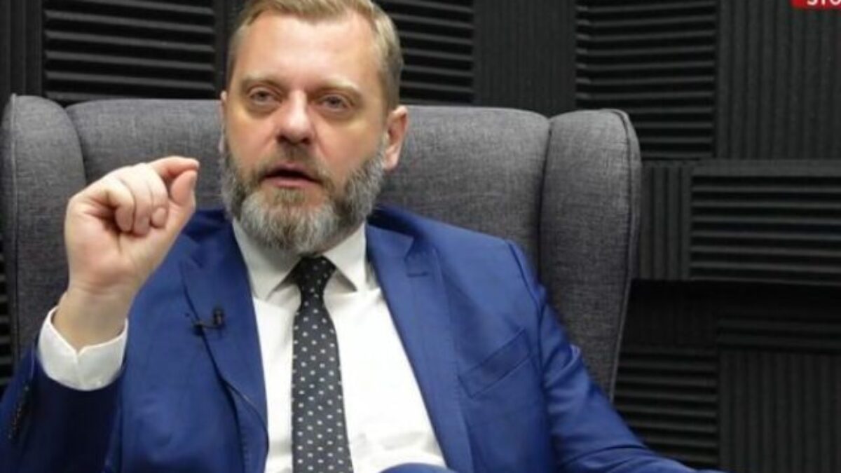 Ficova vláda chce podľa Krúpu meniť systém a zastrašovať ľudí, Slovensku hrozí nastolenie autokratického režimu – VIDEO