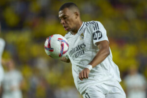 Madridské derby bolo plné emócií, ale víťaza nemalo. Mbappé však zachránil bod p...