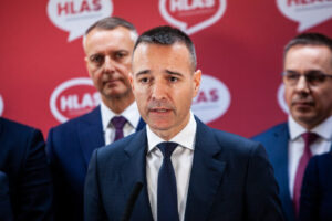 Preferencie padajú u všetkých strán vládnej koalície, Drucker to považuje aj za ...