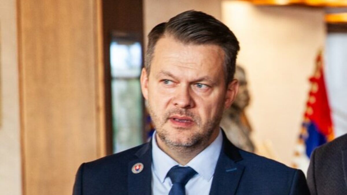 Migaľ nikam neodchádza, odkázal bývalým kolegom z Hlasu-SD. Má sen o Slovensku, kde demokracia nie je prázdnym slovom Ministerstvo investícií podpísalo zmluvy za takmer 18 miliónov eur, podporené budú projekty v regiónoch