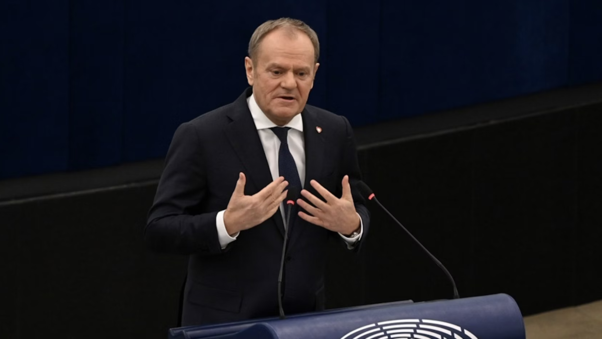 Poľský premiér Tusk sa chce vzdať Green Deal-u, aby zachránil konkurencieschopnosť EÚ