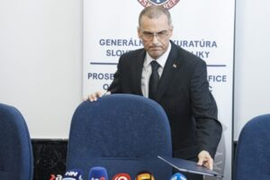 Žilinka informoval o návrhu prokurátora zrušiť nezákonné preloženia policajtov