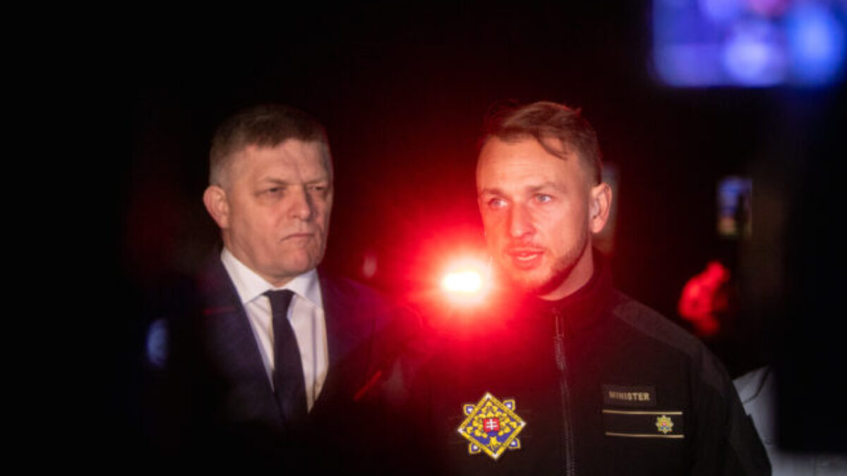 Politické mládežnícke organizácie vyzvali Fica a Šutaja Eštoka, aby prestali eskalovať nenávisť voči mladým