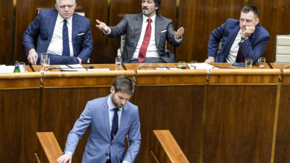Šimečka: Vládna koalícia na čele s premiérom Ficom zmarila schôdzu k vysloveniu nedôvery vláde – VIDEO