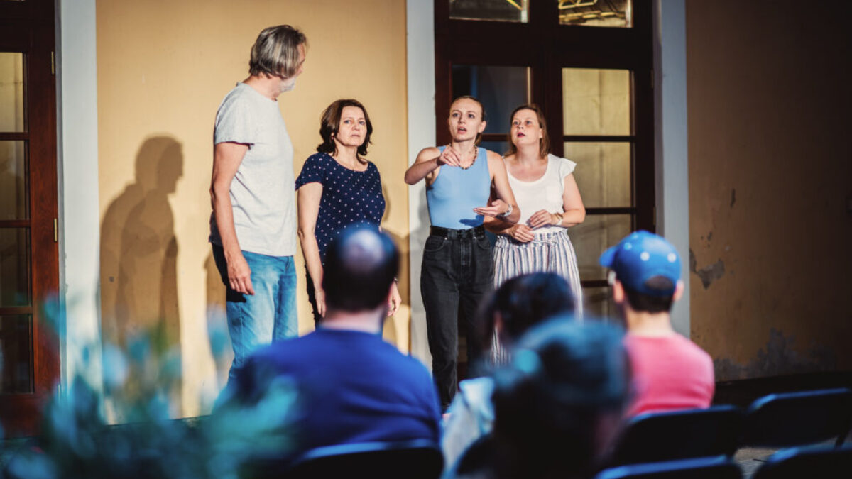 Predstavujeme vám  ochotnícke divadlá Bratislavského kraja: Divadlo Ľahostajňa