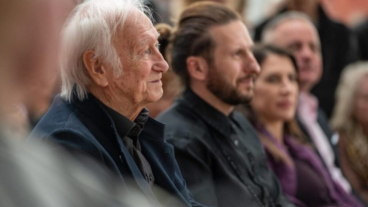 Pozývame vás na poslednú rozlúčku so svetovým mímom a profesorom Milanom Sládkom