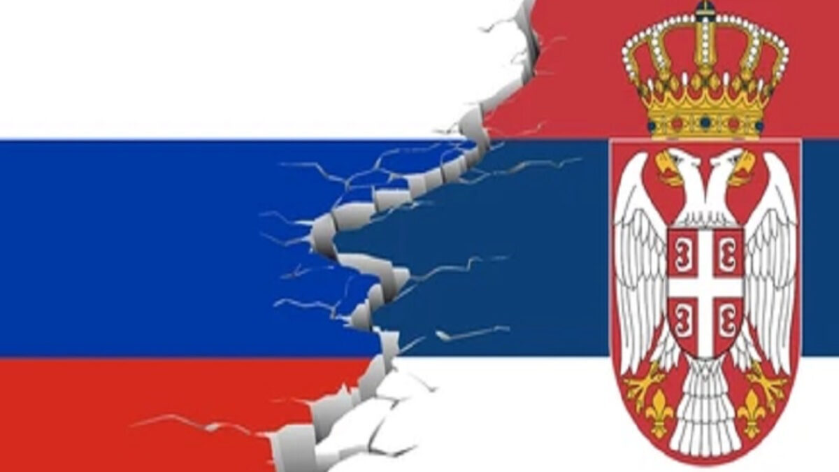 Najvyšší srbský generál naznačil, že pod nátlakom sankcií uskutoční prozápadnú armádu