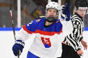 Mladé slovenské hokejistky sa zachránili v najvyššej kategórii, Lopušanová medzi...