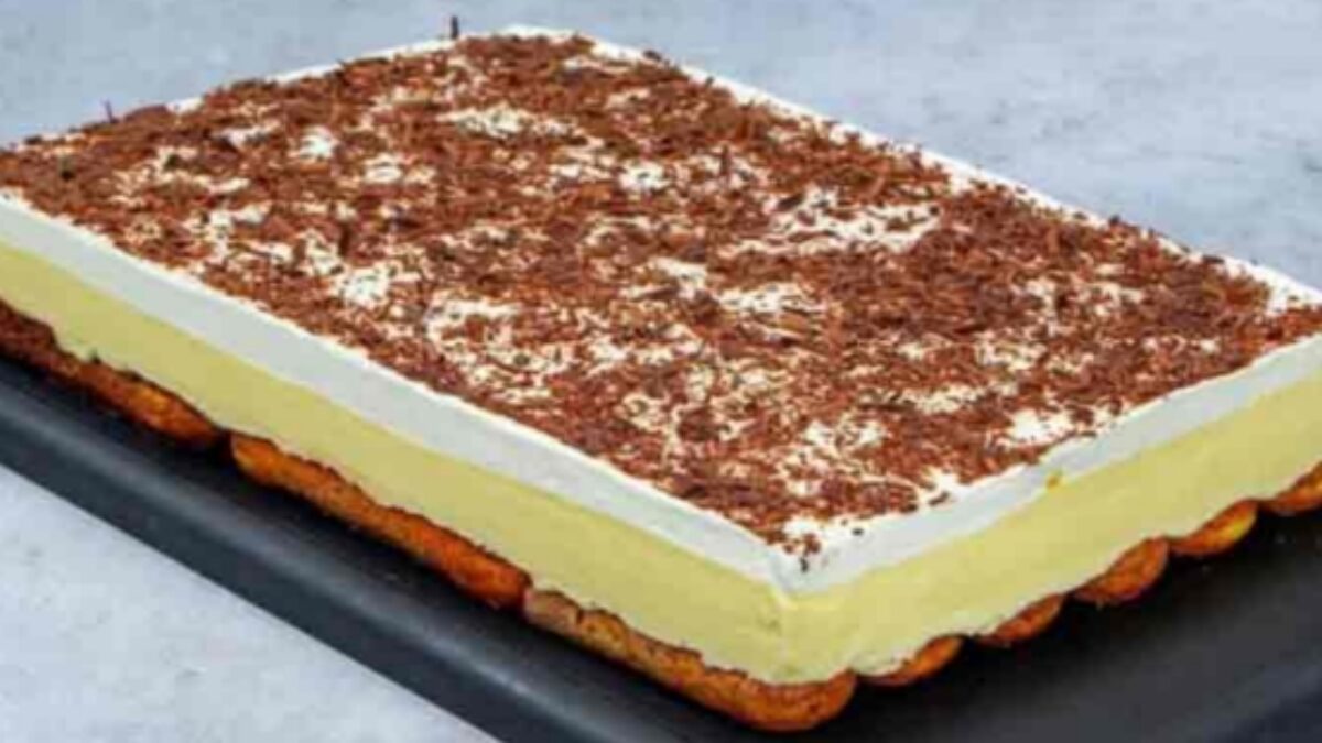 Veľmi obľúbený recept na skvelý babičkin koláčik so žĺtkovým krémom: Úplná jednotka na každej oslave!