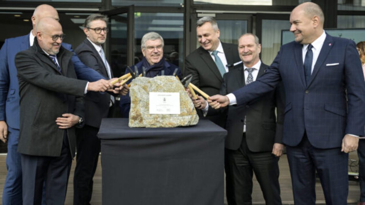 Danko poklepal spolu s prezidentom MOV základný kameň novej multifunkčnej športovej haly v Šamoríne – VIDEO, FOTO