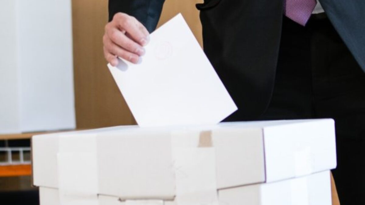 Kontroverzné tajné hlasovanie o miestnych daniach v Košiciach skončilo na prokuratúre