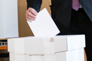 Kontroverzné tajné hlasovanie o miestnych daniach v Košiciach skončilo na prokur...