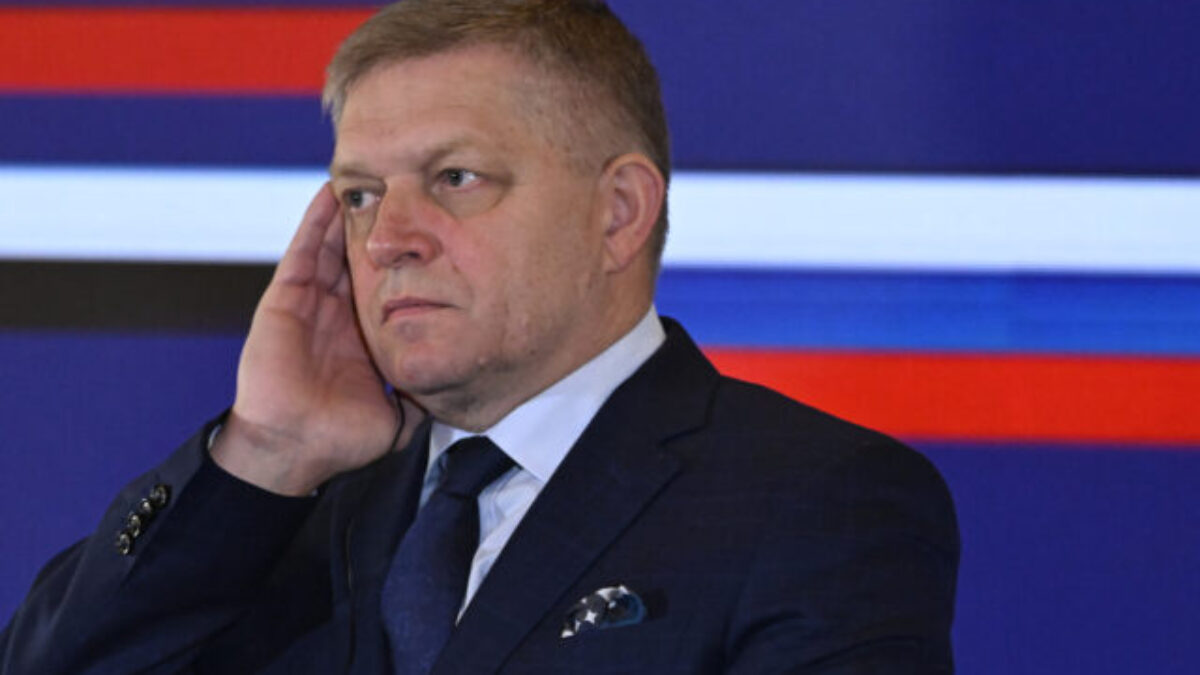 Amnesty International vyzýva Fica a jeho vládu, aby zverejnili rozsah a dôvod údajného sledovania občianskej spoločnosti