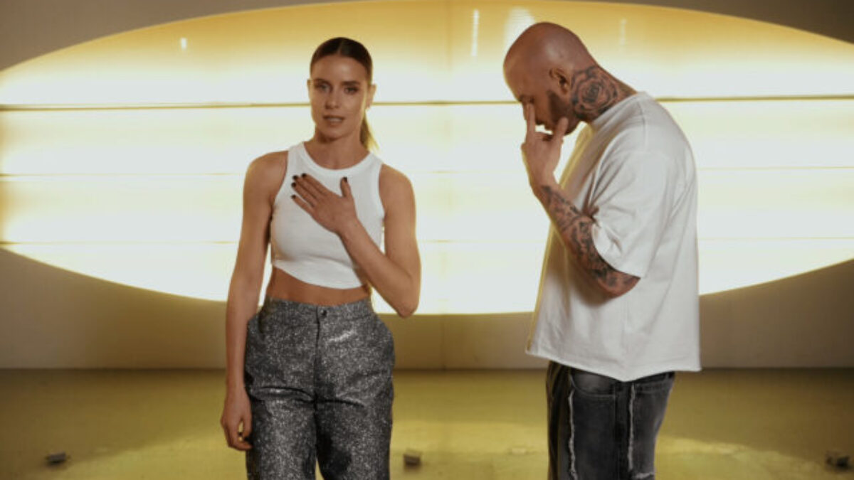 85515 nela majself titulka 640x420.jpg Nela Pocisková a Majself vám ukážu Vesmír – VIDEO