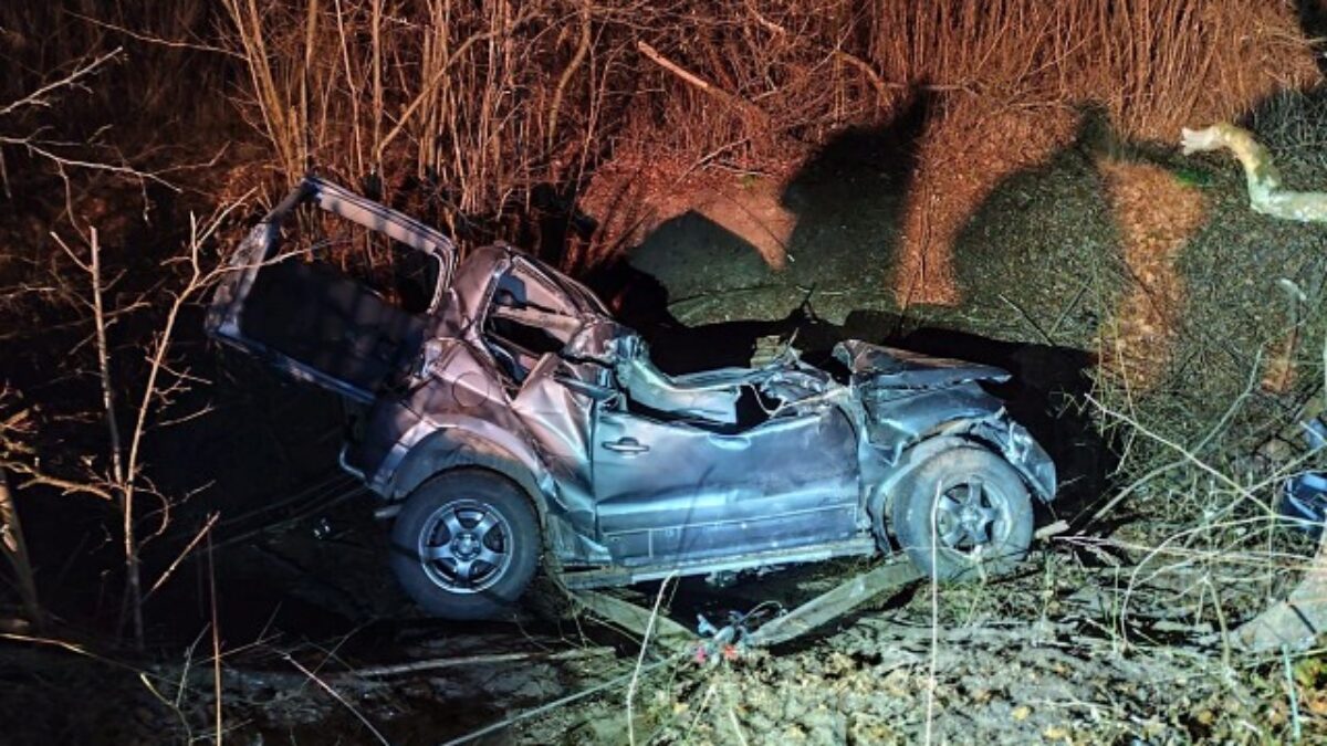 Tragická dopravná nehoda v okrese Gelnica. O život prišla len 19-ročná vodička – FOTO