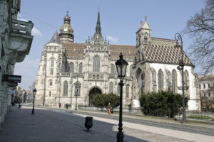 Opravy a škárovanie dlažby v centre Košíc pokračuje aj tento rok, mesto zaplatí ...
