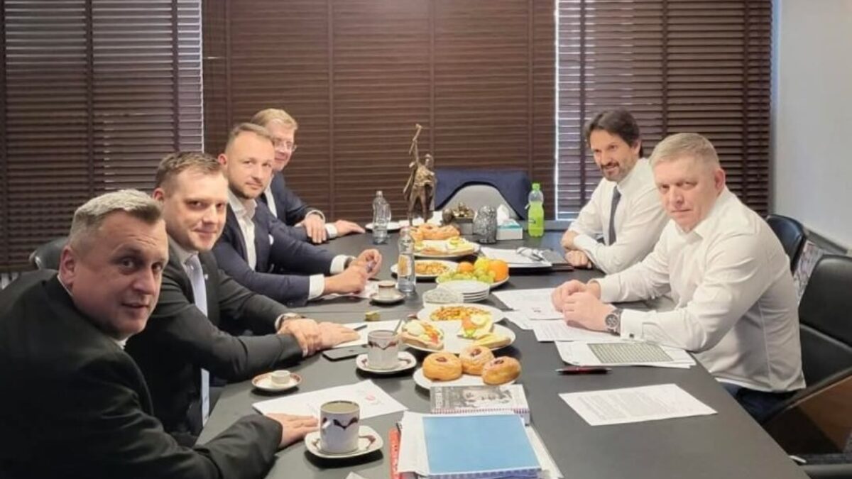 Robert Fico: Vládne strany Smer-SSD, Hlas-SD a SNS sa dohodli na zmene koaličnej zmluvy