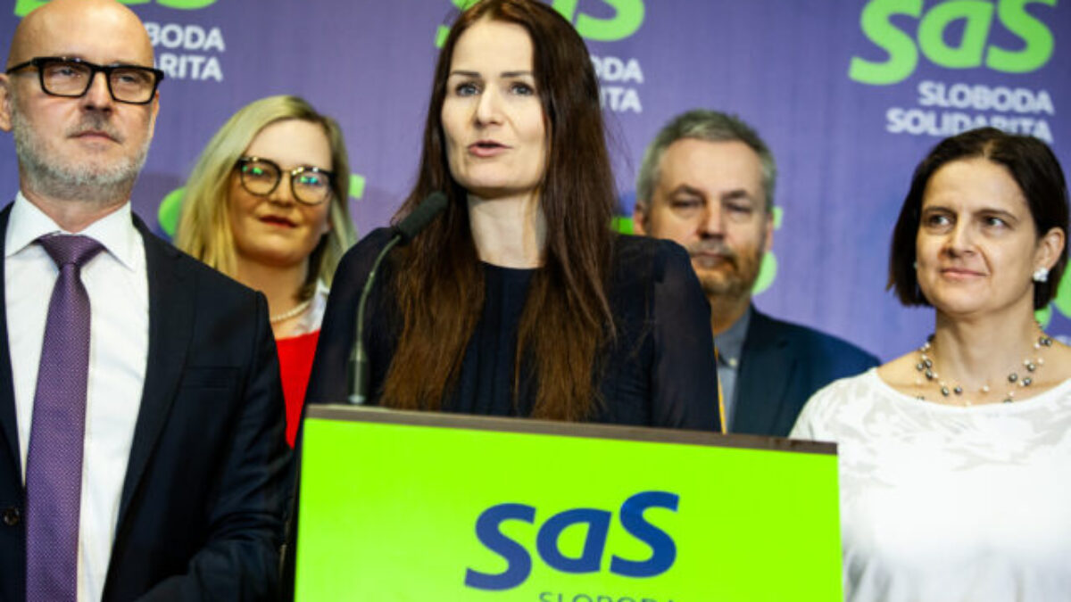 Bajo Holečková považuje rozhodnutie Gröhlinga za správne, vec ohľadom kandidátky SaS bez Sulíka považuje za uzavretú