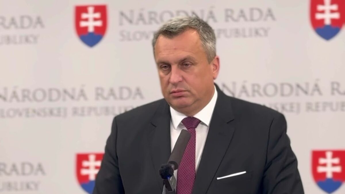 SNS zastáva principiálne postoje.