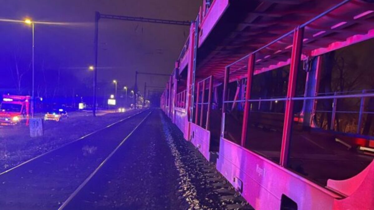 V Bratislave vošiel muž do dráhy nákladnému vlaku, zrážku neprežil