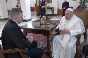 R. FICO: DNES MA VO VATIKÁNE PRIJAL PÁPEŽ FRANTIŠEK