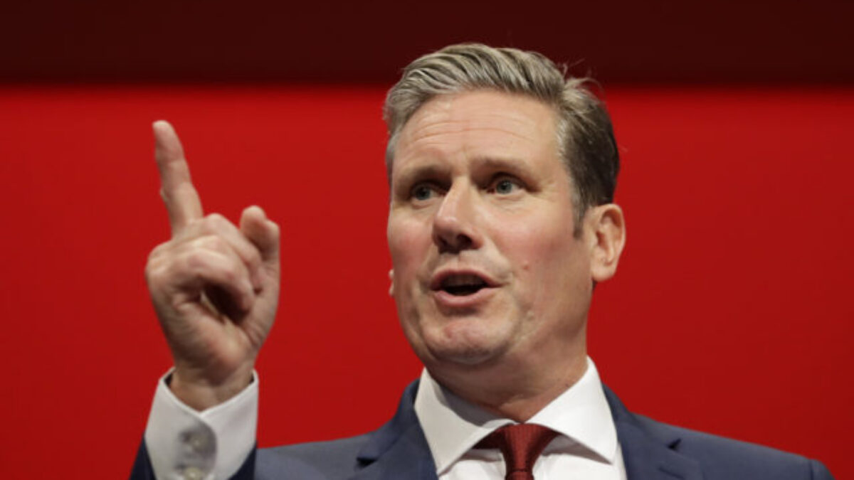 Starmerova vláda oznámila plán na ochranu britského oceliarskeho priemyslu