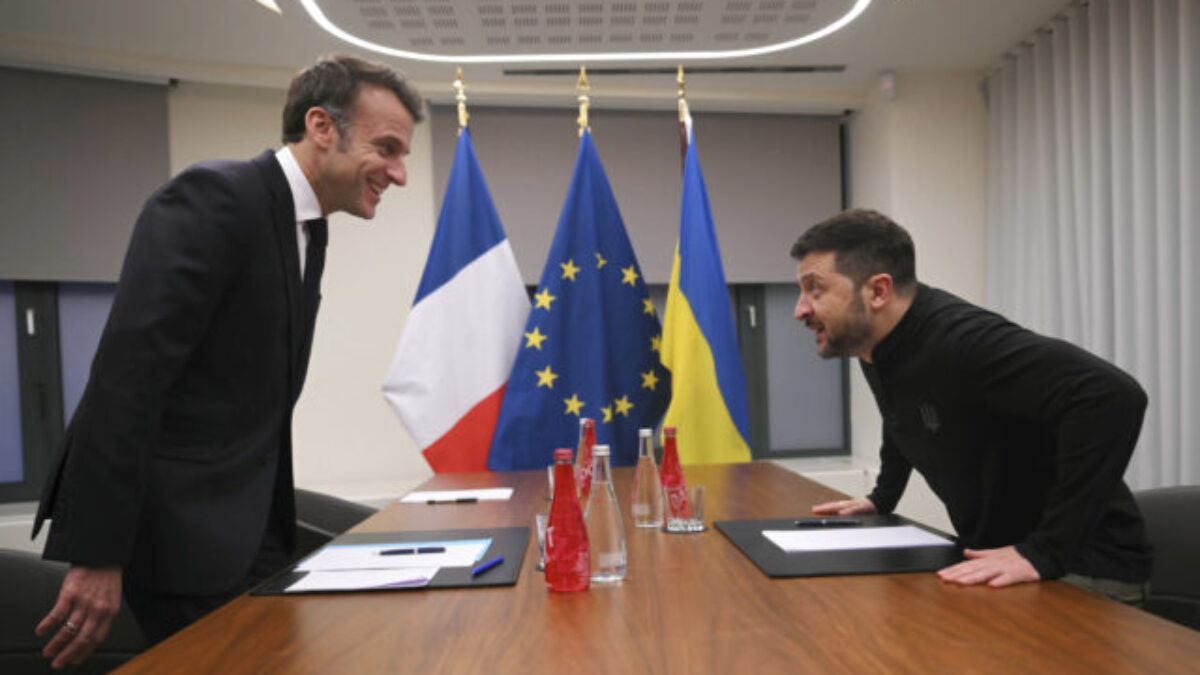 Zelenskyj hľadal bezpečnostné záruky, k diskusii o mieri sa vyjadrili aj Scholz a Macron
