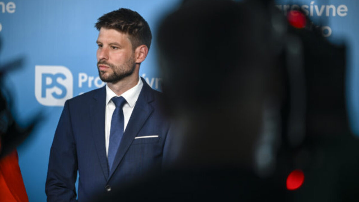 Voľby by vyhralo Progresívne Slovensko pred Smerom, SaS stráca na KDH pol percenta
