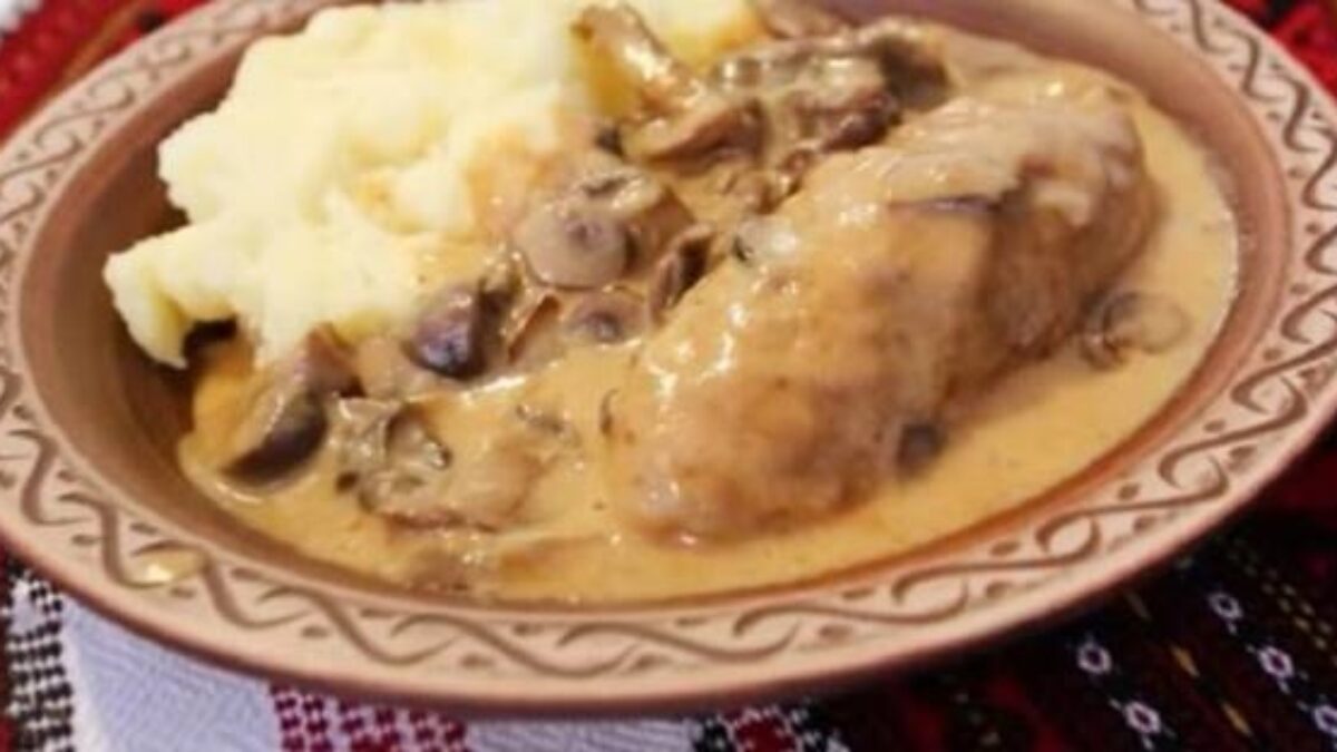 Veľmi moc chutné bravčové rolky: So smotanovou omáčkou, cibuľkou a šampiňónmi chutia naozaj doslova skvostne!