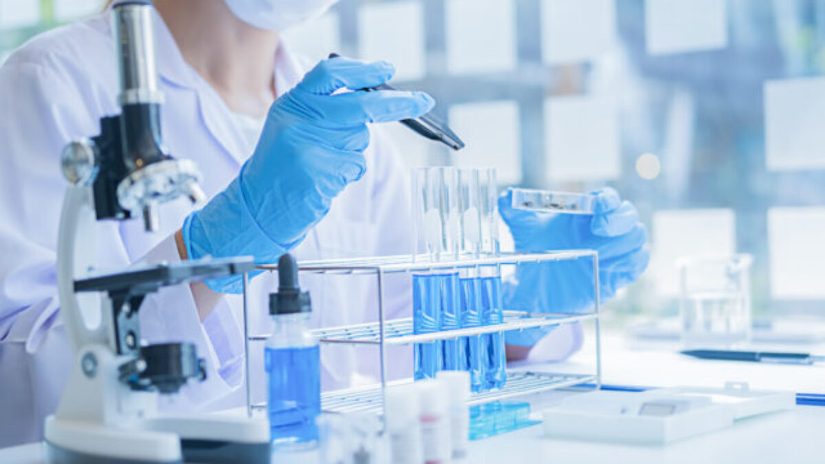 Zdravotníctvo a biotechnológie na Slovensku: Ako pomocou súkromného kapitálu a investícií odomknúť skrytý potenciál regiónu