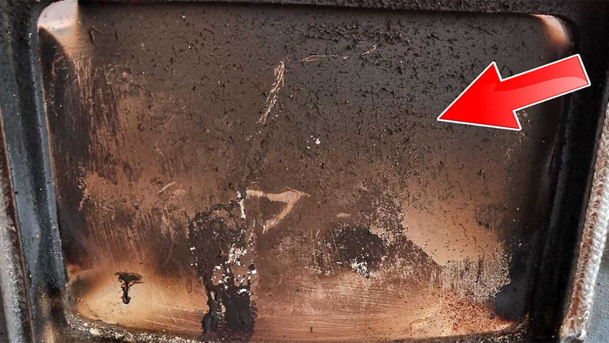 Sklenené dvierka krbu žiaria ako nové! Tajomstvo dokonalej čistoty len s novinami a popolom