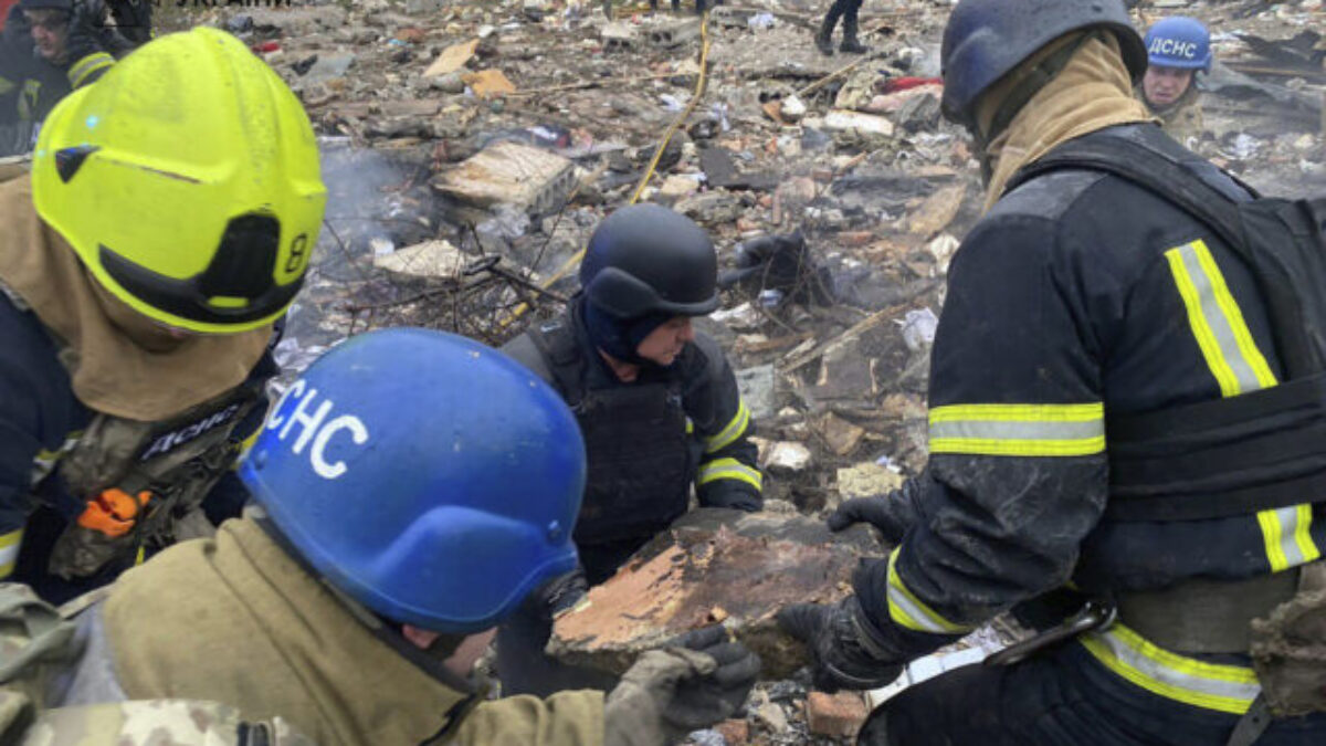 Ruské útoky zabili najmenej desať civilistov, v Sumskej oblasti prišli o život aj traja policajti