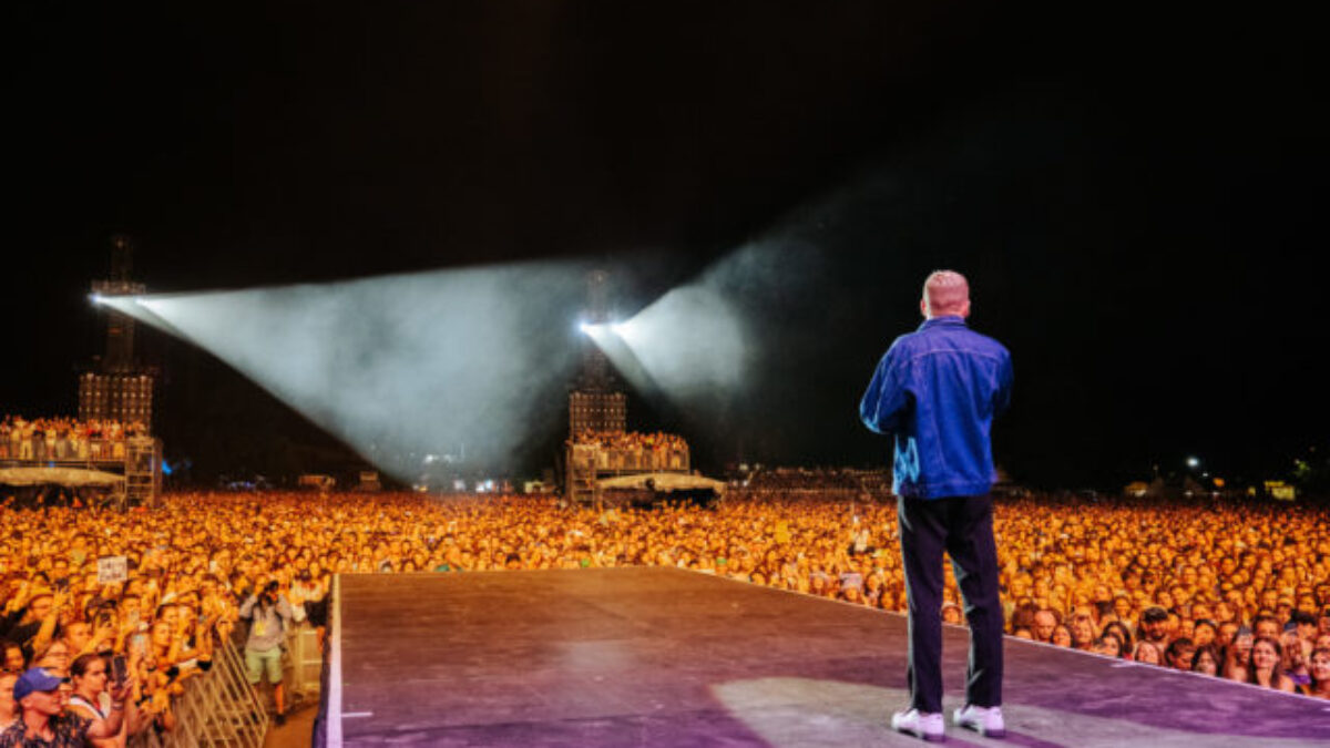 Na Colours of Ostrava zaznie jedna z najhranejších skladieb uplynulého roka