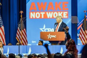 Francúzskym spoločnostiam s americkými vládnymi zákazkami bolo povedané, aby sa ...