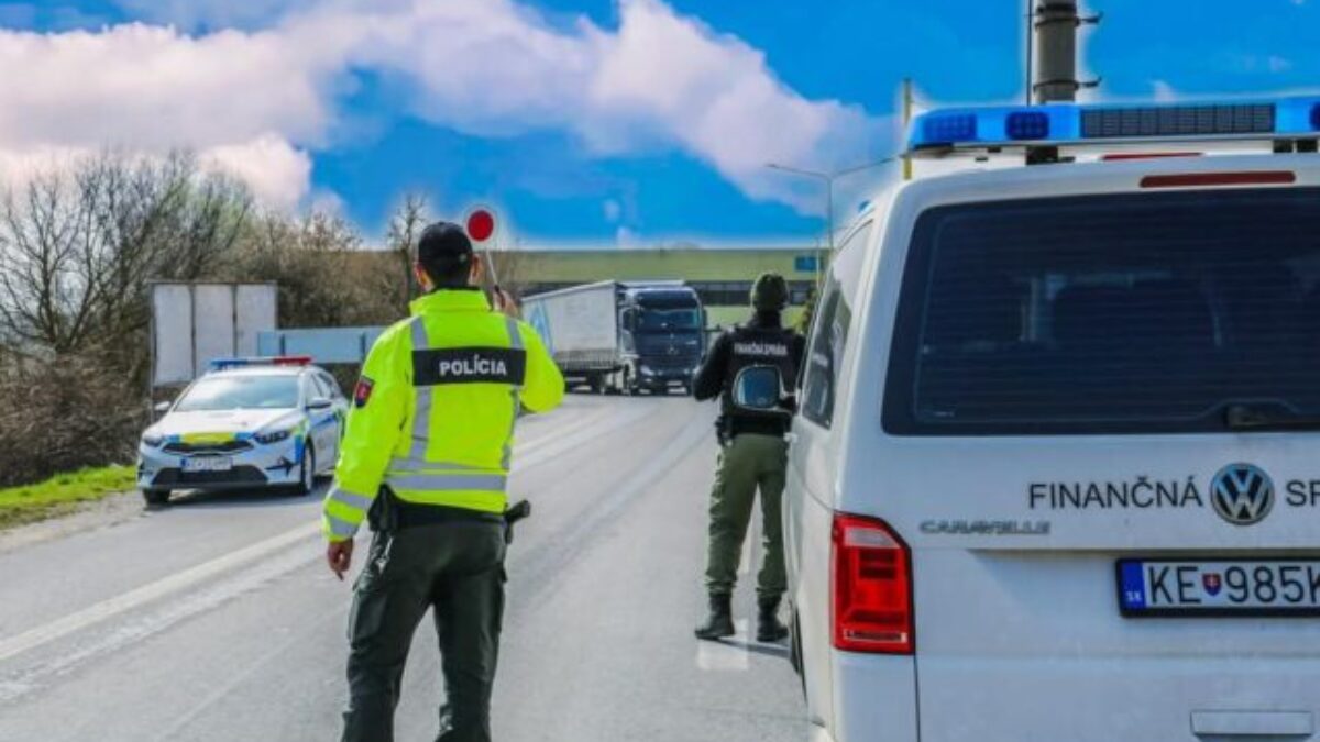 Polícia v súvislosti s mimoriadnou situáciou pre slintačku a krívačku udeľuje výnimku pre vybrané vozidlá Zmeny pre vodičov sú realitou, lekárske prehliadky sa posúvajú, štát upravil vek aj platnosť vodičských preukazov