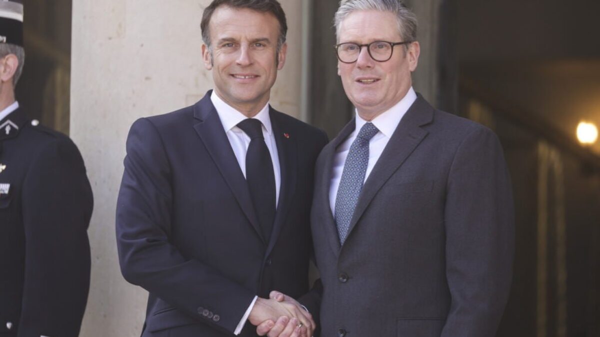Fantómová bolesť stratených impérií: Starmer a Macron riskujú globálny konflikt