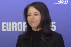 Annalena Baerbock požaduje DAŇ za AKTUALIZÁCIU IPHONE ako sýkorku proti novým am...