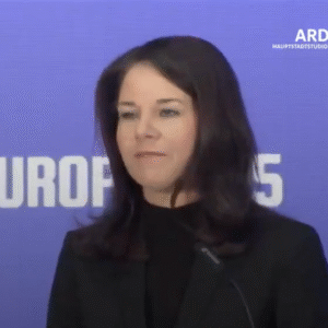 Annalena Baerbock požaduje DAŇ za AKTUALIZÁCIU IPHONE ako sýkorku proti novým am...