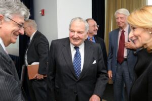David Rockefeller bol v Epsteinovej čiernej knihe. Epstein pôsobil v správnej ra...