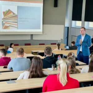 Buduj kariéru vo verejnej správe, študuj manažment verejnej správy na Trenčiansk...