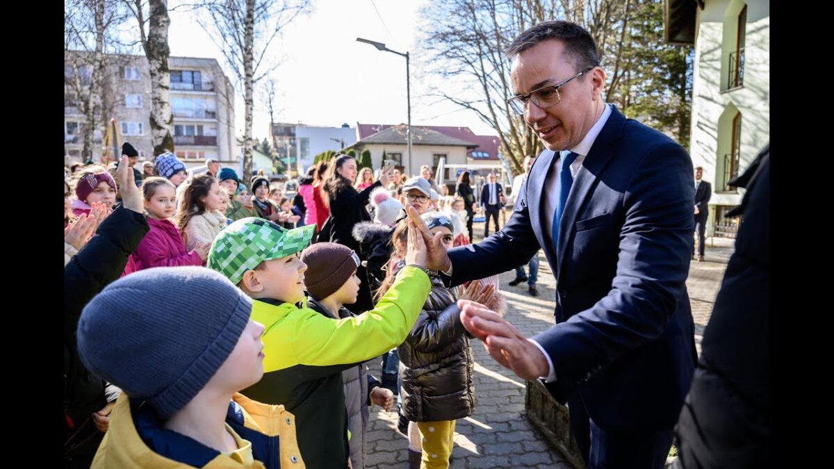 1742974294 maxresdefault.jpg 100 ihrísk ročne po celom Slovensku! Otvorili sme ďalšie dve ihriská pre každé dieťa.