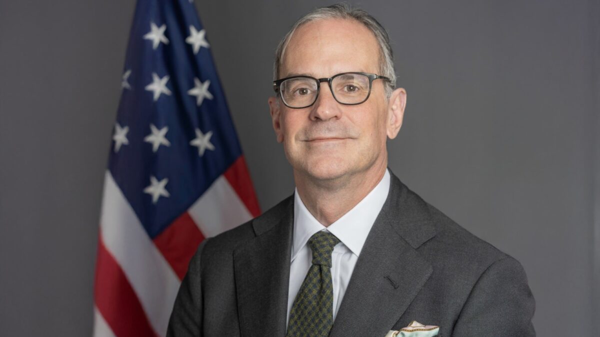 Kto je Michael Anton, hlavný vyjednávač, ktorého vyslal Trump, aby hovoril o mieri s Ruskom?