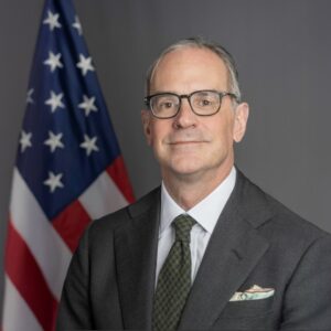 Kto je Michael Anton, hlavný vyjednávač, ktorého vyslal Trump, aby hovoril o mie...