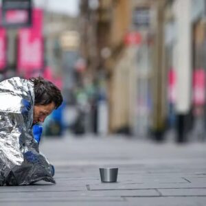 Tisíce Ukrajincov sa v Spojenom kráľovstve budú musieť postarať sami o seba