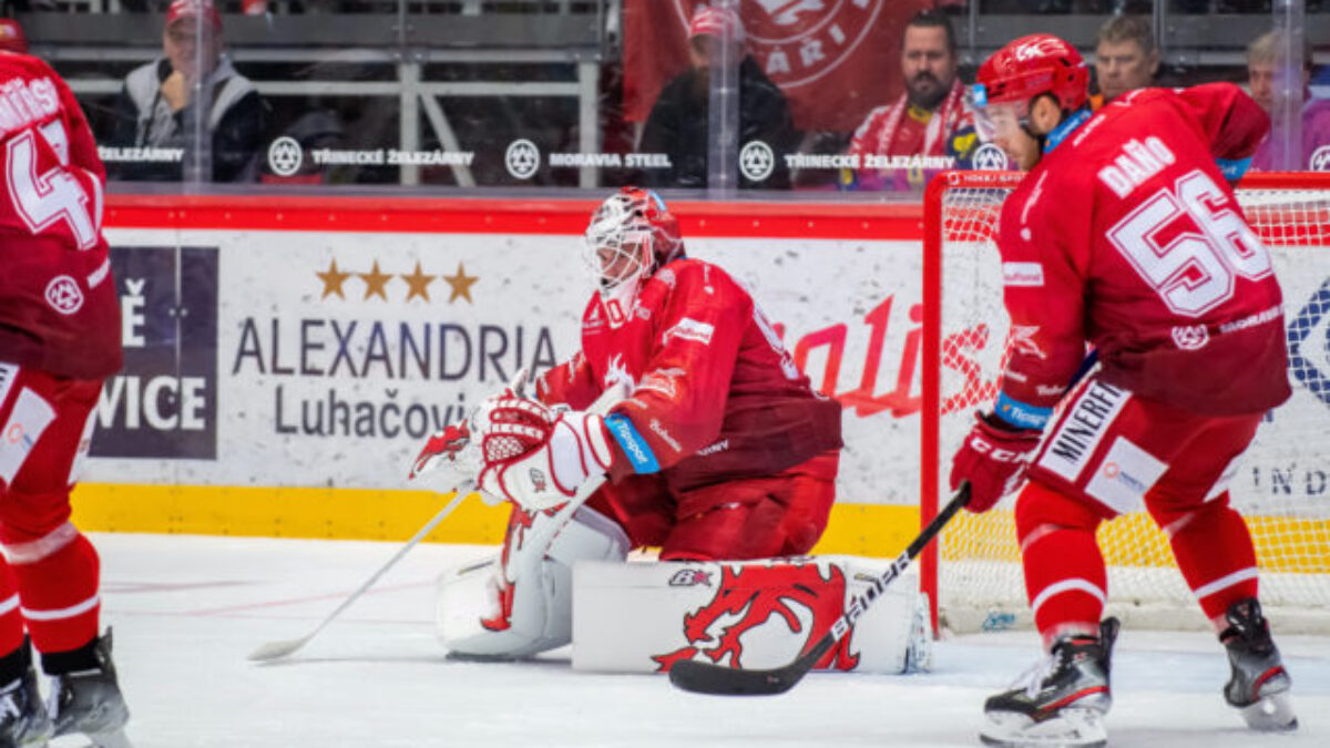 Hráči českého Třinca veria v ďalší obrat, v sérii proti Sparte prehrávajú už 1:3 na zápasy