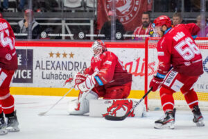 Hráči českého Třinca veria v ďalší obrat, v sérii proti Sparte prehrávajú už 1:3...